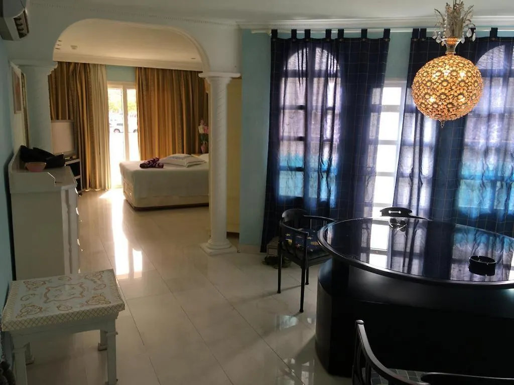 Apartamentos Parque Carolina Costa Del Silencio Aparthotel